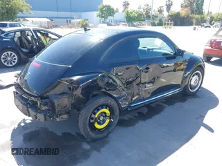 2013 Volkswagen Beetle 2.5L z VIN 3VWJP7AT7DM612357, wystawiony jako IAAI lot #42309682 z przebiegiem 52 063 mil mil oraz . Historia ofert i sprzedaży dostępna na DreamBid. Obrazek 4.
