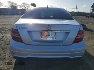 2014 Mercedes-Benz C 250 Sport z VIN WDDGF4HB6EA956715, wystawiony jako Copart lot #49494805 z przebiegiem 71 034 mil mil oraz Szkoda całkowita • Salvage title. Historia ofert i sprzedaży dostępna na DreamBid. Obrazek 6.