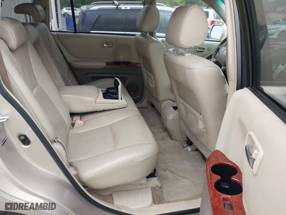 2005 Toyota Highlander with VIN JTEDP21A350045033, listed as a IAAI auction lot 42042508 with 255,566 mi miles. Bid and sale history available at carsss.com. Image 8.