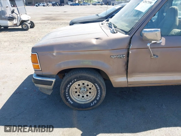 1992 Ford Ranger XLT with VIN 1FTCR10X4NPA94811, listed as a IAAI auction lot 42047550 with 37,763 mi miles. Bid and sale history available at carsss.com. Image 6.