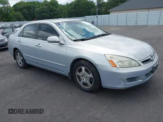 2007 Honda Accord с VIN JHMCN36497C003805, выставлен на аукционе IAAI как лот 42741907 с пробегом Не указан миль и . История ставок и продаж доступна на DreamBid. Изображение 1.