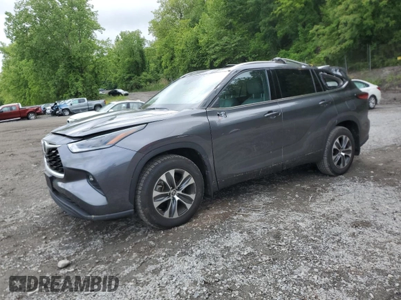 2021 Toyota Highlander XLE with VIN 5TDHZRBH9MS553524, listed as a Copart auction lot 57469405 with 51,784 mi miles and Salvage title. Bid and sale history available at DreamBid. Image 1.