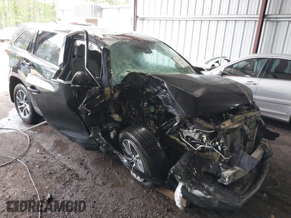 2019 Toyota Highlander SE z VIN 5TDJZRFH2KS594988, wystawiony jako IAAI lot #42106954 z przebiegiem 53 369 mil mil oraz . Historia ofert i sprzedaży dostępna na DreamBid. Obrazek 6.