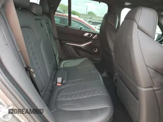 2023 BMW X5 M z VIN 5YMJU0C02P9P67480, wystawiony jako Copart lot #47676403 z przebiegiem 2 242 mil mil oraz . Historia ofert i sprzedaży dostępna na DreamBid. Obrazek 11.