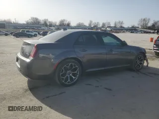2016 Chrysler 300 S z VIN 2C3CCABG6GH167834, wystawiony jako Copart lot #48224735 z przebiegiem 93 777 mil mil oraz Szkoda całkowita • Salvage title. Historia ofert i sprzedaży dostępna na DreamBid. Obrazek 3.