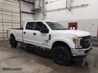 2019 Ford Super Duty F-250 SRW XL with VIN 1FT7W2BTXKEC83691, listed as a IAAI auction lot 41974771 with 139,673 mi miles. Bid and sale history available at carsss.com. Image 1.