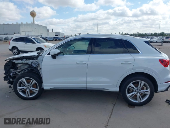 2020 Audi Q3 S line Premium Plus with VIN WA1EECF38L1089030, listed as a IAAI auction lot 41701530 with 28,283 mi miles and . Bid and sale history available at DreamBid. Image 15.