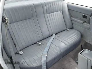 1984 Ford Tempo z VIN 1FABP19R3EK173928, wystawiony jako IAAI lot #41561559 z przebiegiem 30 355 mil mil oraz . Historia ofert i sprzedaży dostępna na DreamBid. Obrazek 8.