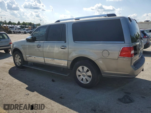 2008 Lincoln Navigator with VIN 5LMFL28518LJ12242, listed as a Copart auction lot 61677745 with 219,606 mi miles and Clean title. Bid and sale history available at DreamBid. Image 2.