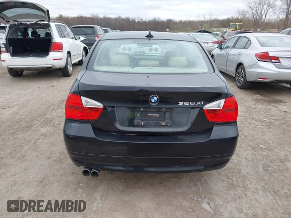 2008 BMW 3 Series 328xi with VIN WBAVC93548KZ73131, listed as a IAAI auction lot 42052857 with 118,077 mi miles. Bid and sale history available at carsss.com. Image 16.