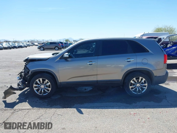2011 Kia Sorento EX with VIN 5XYKU4A21BG027581, listed as a IAAI auction lot 41818445 with 81,354 mi miles. Bid and sale history available at carsss.com. Image 14.