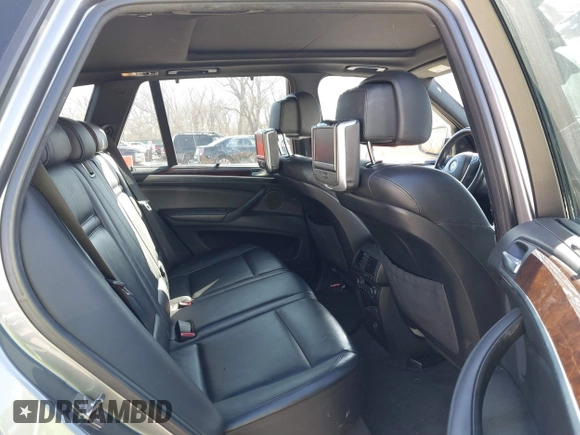2010 BMW X5 z VIN 5UXFE8C52AL312465, wystawiony jako IAAI lot #41768870 z przebiegiem 144 942 mil mil oraz . Historia ofert i sprzedaży dostępna na DreamBid. Obrazek 8.