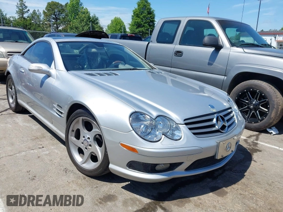 2005 Mercedes-Benz SL 500 z VIN WDBSK75F55F098924, wystawiony jako IAAI lot #42215237 z przebiegiem 211 102 mil mil oraz . Historia ofert i sprzedaży dostępna na DreamBid. Obrazek 1.