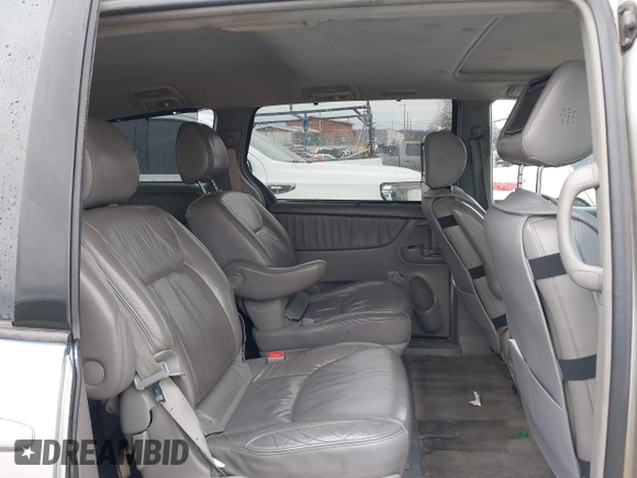 2010 Toyota Sienna XLE with VIN 5TDYK4CC0AS306284, listed as a IAAI auction lot 41736735 with 323,886 mi miles and . Bid and sale history available at carsss.com. Image 8.