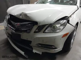 2012 Mercedes-Benz E-Class E 350 Luxury with VIN WDDHF5KB9CA548550, listed as a IAAI auction lot 41626757 with 125,402 mi miles. Bid and sale history available at carsss.com. Image 6.