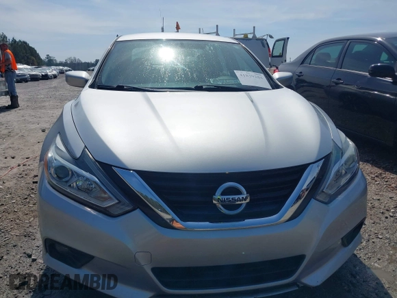2018 Nissan Altima SR with VIN 1N4AL3AP6JC271207, listed as a IAAI auction lot 41839284 with 111,144 mi miles and . Bid and sale history available at carsss.com. Image 12.