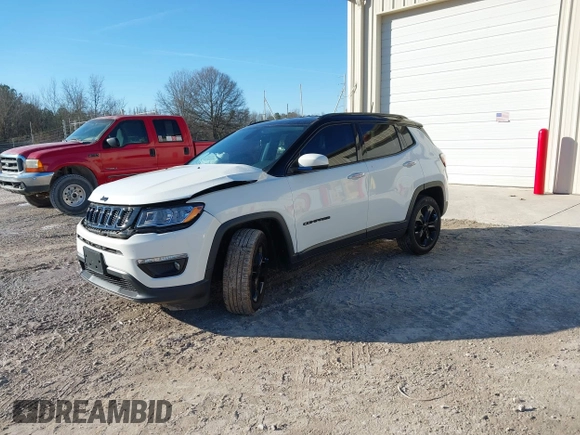 2018 Jeep Compass Latitude with VIN 3C4NJCBB3JT407916, listed as a IAAI auction lot 41333657 with 84,929 mi miles. Bid and sale history available at carsss.com. Image 17.