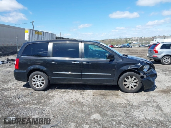 2015 Chrysler Town & Country Touring with VIN 2C4RC1BG5FR521339, listed as a IAAI auction lot 41984089 with 107,275 mi miles and . Bid and sale history available at DreamBid. Image 13.