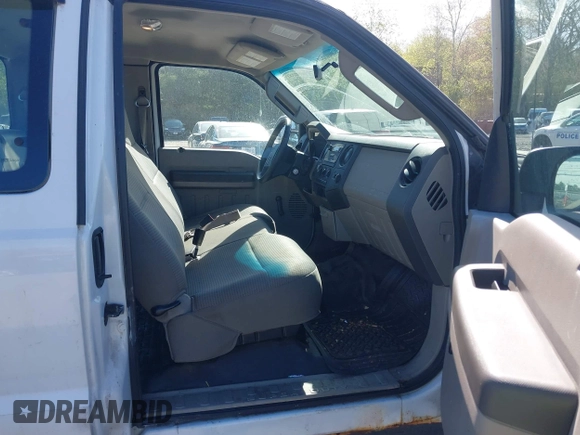 2008 Ford Super Duty F-250 SRW XL with VIN 1FTNX20508EE11793, listed as a IAAI auction lot 42158393 with 144,921 mi miles. Bid and sale history available at carsss.com. Image 5.