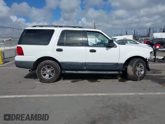 2006 Ford Expedition XLS with VIN 1FMPU13596LA38314, listed as a IAAI auction lot 41577982 with 154,752 mi miles. Bid and sale history available at carsss.com. Image 12.