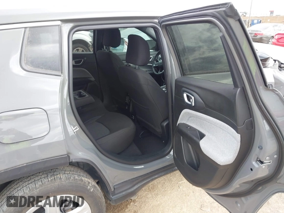 2024 Jeep Compass Sport с VIN 3C4NJDANXRT583844, выставлен на аукционе IAAI как лот 41359436 с пробегом 12 622 миль миль и . История ставок и продаж доступна на DreamBid. Изображение 8.