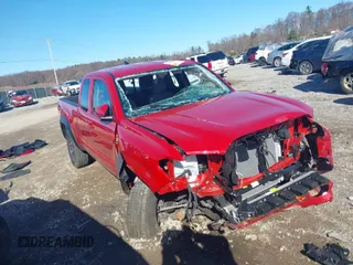 2017 Toyota Tacoma SR z VIN 5TFSX5EN7HX056560, wystawiony jako IAAI lot #41806924 z przebiegiem 74 000 mil mil oraz . Historia ofert i sprzedaży dostępna na DreamBid. Obrazek 1.