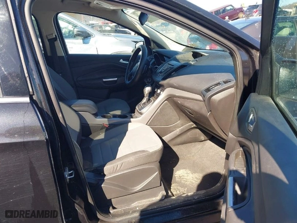 2013 Ford Escape SE with VIN 1FMCU9GX4DUD30453, listed as a IAAI auction lot 41589446 with 130,556 mi miles. Bid and sale history available at carsss.com. Image 5.