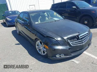 2010 Mercedes-Benz E-Class E 550 Luxury with VIN WDDHF9AB0AA136555, listed as a IAAI auction lot 42069576 with 129,775 mi miles. Bid and sale history available at carsss.com. Image 1.