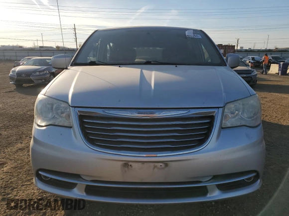 2012 Chrysler Town & Country Touring z VIN 2C4RC1BG2CR127373, wystawiony jako Copart lot #77104484 z przebiegiem 138 263 mil mil oraz Szkoda całkowita • Salvage title. Historia ofert i sprzedaży dostępna na DreamBid. Obrazek 5.