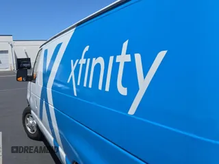 2007 Ford Econoline Cargo Commercial z VIN 1FTNE24L37DA74880, wystawiony jako IAAI lot #42292820 z przebiegiem 160 271 mil mil oraz . Historia ofert i sprzedaży dostępna na DreamBid. Obrazek 1.
