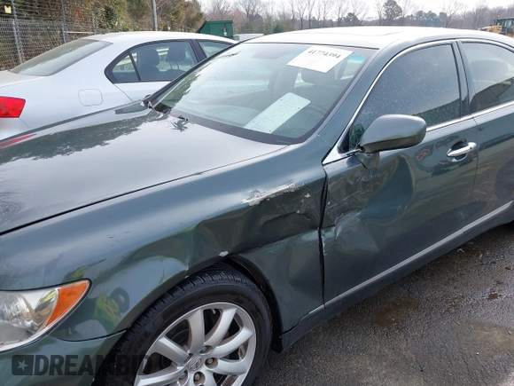 2007 Lexus LS 460 with VIN JTHBL46F975046019, listed as a IAAI auction lot 41774394 with 164,470 mi miles. Bid and sale history available at carsss.com. Image 6.