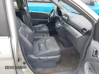 2005 Honda Odyssey EX-L with VIN 5FNRL38625B421123, listed as a IAAI auction lot 41886027 with 174,459 mi miles. Bid and sale history available at carsss.com. Image 5.