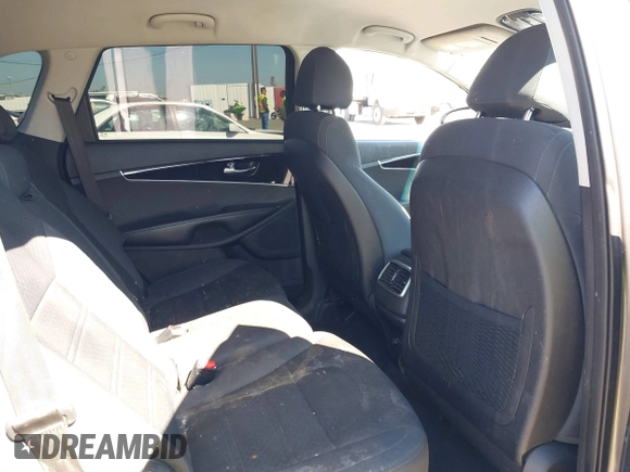 2018 Kia Sorento LX V6 with VIN 5XYPGDA57JG344609, listed as a IAAI auction lot 41626989 with 1 mi miles. Bid and sale history available at carsss.com. Image 8.