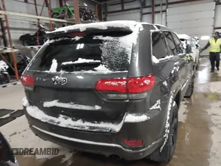 2015 Jeep Grand Cherokee Laredo with VIN 1C4RJFAGXFC752489, listed as a IAAI auction lot 41382389 with 147,892 mi miles. Bid and sale history available at carsss.com. Image 17.