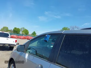 2015 Toyota Sienna LE AAS with VIN 5TDKK3DC5FS642583, listed as a IAAI auction lot 42110445 with 61,668 mi miles. Bid and sale history available at carsss.com. Image 19.