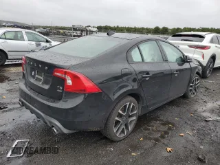 2017 Volvo S60 Dynamic with VIN YV140MTL0H2428370, listed as a Copart auction lot 60693362 with 33,356 mi miles. Bid and sale history available at carsss.com. Image 4.