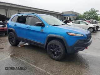 2017 Jeep Cherokee Trailhawk z VIN 1C4PJMBS1HW648716, wystawiony jako Copart lot #57490635 z przebiegiem 94 983 mil mil oraz Szkoda całkowita • Salvage title. Historia ofert i sprzedaży dostępna na DreamBid. Obrazek 4.