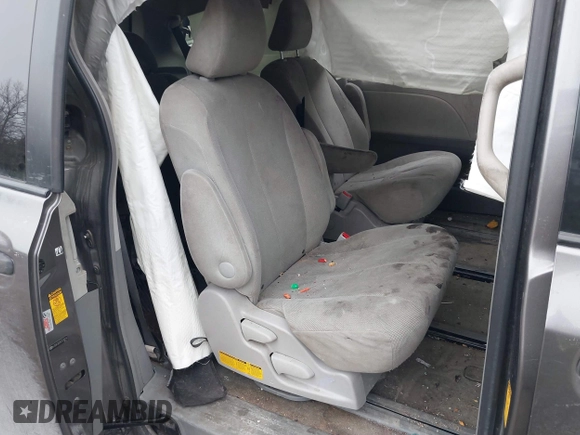 2014 Toyota Sienna L with VIN 5TDZK3DC9ES510214, listed as a IAAI auction lot 41721667 with 1 mi miles. Bid and sale history available at carsss.com. Image 8.
