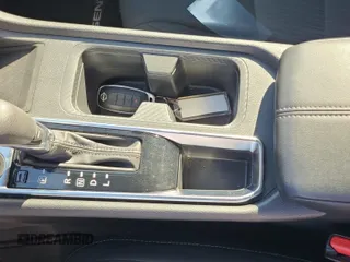 2024 Nissan Sentra SV z VIN 3N1AB8CV2RY295564, wystawiony jako IAAI lot #42796380 z przebiegiem 30 664 mil mil oraz . Historia ofert i sprzedaży dostępna na DreamBid. Obrazek 45.