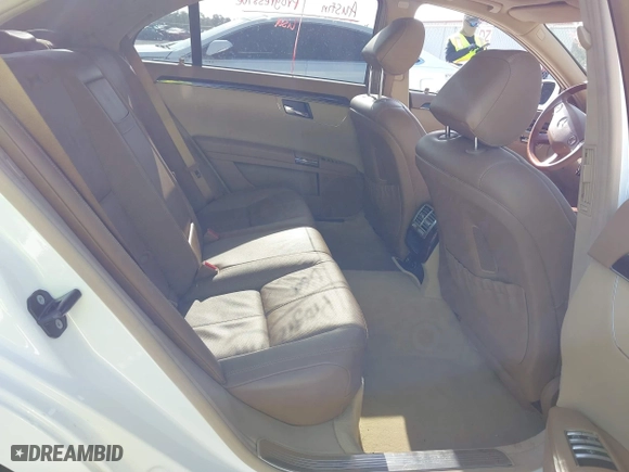 2007 Mercedes-Benz S-Class 5.5L V8 with VIN WDDNG71X27A082359, listed as a IAAI auction lot 42006249 with 90,527 mi miles. Bid and sale history available at carsss.com. Image 8.