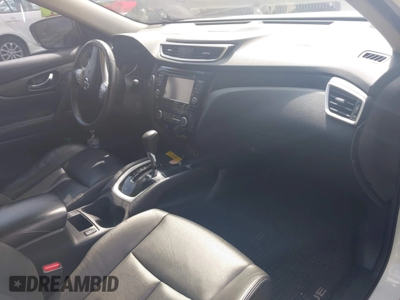 2014 Nissan Rogue SL with VIN 5N1AT2MV5EC761489, listed as a IAAI auction lot 42020720 with 68,028 mi miles. Bid and sale history available at carsss.com. Image 5.