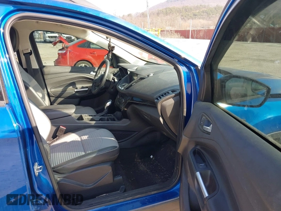 2019 Ford Escape SE with VIN 1FMCU9GD7KUB44070, listed as a IAAI auction lot 41801706 with 77,612 mi miles. Bid and sale history available at carsss.com. Image 5.