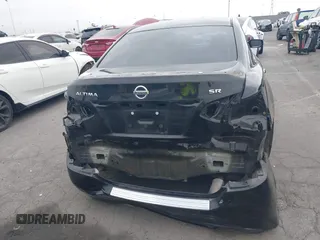2017 Nissan Altima SV z VIN 1N4AL3AP7HC218462, wystawiony jako IAAI lot #42189510 z przebiegiem 98 426 mil mil oraz . Historia ofert i sprzedaży dostępna na DreamBid. Obrazek 6.