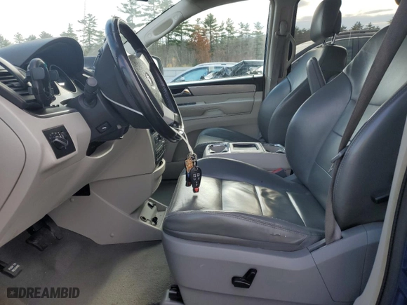 2010 Volkswagen Routan SEL w/Navigation with VIN 2V4RW5DX7AR406977, listed as a Copart auction lot 79414844 with 152,181 mi miles and Salvage Title. Bid and sale history available at carsss.com. Image 7.