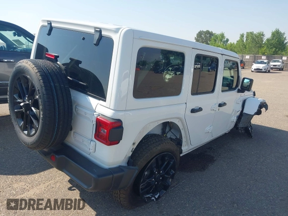 2024 Jeep Wrangler Sahara с VIN 1C4RJXP65RW296344, выставлен на аукционе IAAI как лот 42761334 с пробегом 30 948 миль миль и . История ставок и продаж доступна на DreamBid. Изображение 4.