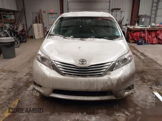 2011 Toyota Sienna XLE with VIN 5TDDK3DC0BS005250, listed as a IAAI auction lot 41526861 with 145,466 mi miles. Bid and sale history available at carsss.com. Image 12.