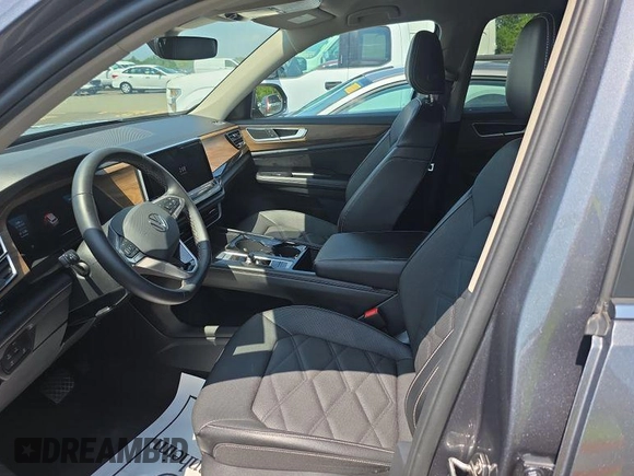 2024 Volkswagen Atlas SE с VIN 1V2HR2CAXRC566069, выставлен на аукционе IAAI как лот 42852810 с пробегом 20 626 миль миль и . История ставок и продаж доступна на DreamBid. Изображение 19.