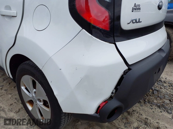 2015 Kia Soul with VIN KNDJN2A23F7136379, listed as a IAAI auction lot 41853304 with 90,697 mi miles. Bid and sale history available at carsss.com. Image 12.