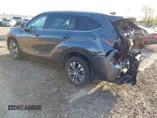 2024 Toyota Highlander LE z VIN 5TDKDRAH0RS528587, wystawiony jako IAAI lot #42002196 z przebiegiem 9 363 mil mil oraz . Historia ofert i sprzedaży dostępna na DreamBid. Obrazek 3.