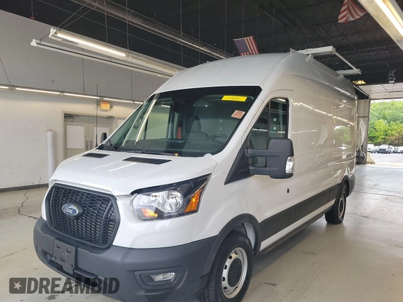 2023 Ford Transit Cargo с VIN 1FTBR1X89PKA75830, выставлен на аукционе IAAI как лот 42907933 с пробегом 17 668 миль миль и . История ставок и продаж доступна на DreamBid. Изображение 3.
